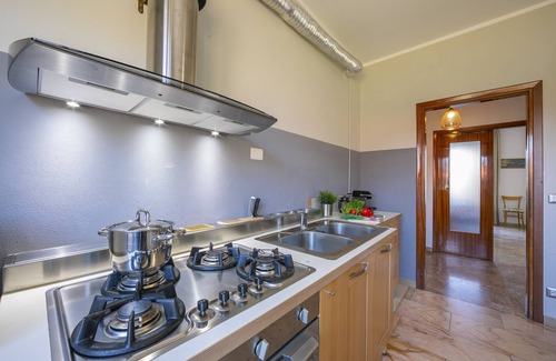 Ispra Apartamento | Residenza Il Parco Family Retreat, Ispra, Italy