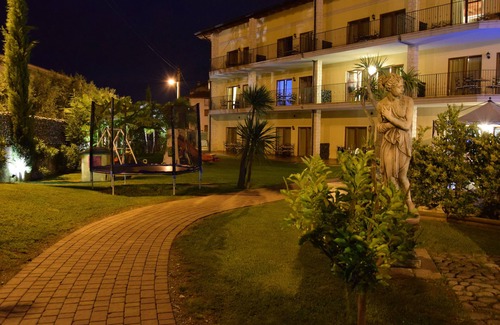 Riva del Garda Casa | Residenza Le Due Torri Apartments