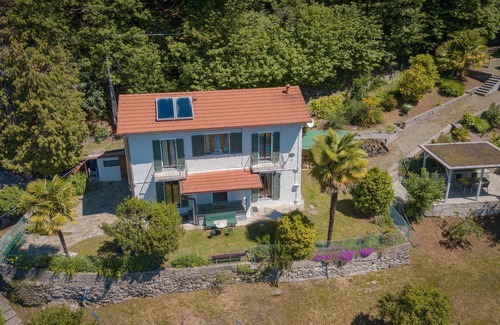 Luino Casa | Residenza sul Lago Maggiore - Residenza sul Lago Maggiore with pool, dogs allowed