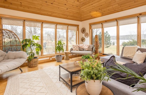 Yarmouth County Casa | RESORT 21 - A private oasis on the lake.