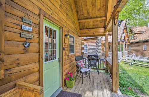 Oceana County Casa | Resort Cabin with Fire Pit Golf, Hike and Play!