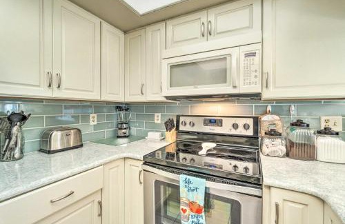 Bradenton Beach Apartamento | Resort Condo with Beach Access on Anna Maria Island!