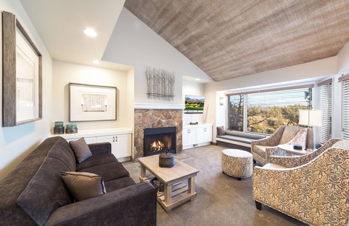 Redmond Cabina | Resort Getaway | 3 Units w/Pool, Spa & Free Parking