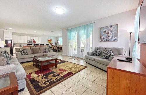 Bellavida Casa | Resort Home 6 bed - private pool, hot tub and games room