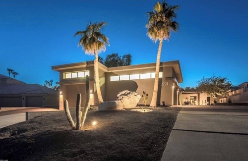 Residential Estates Casa | Resort-like 3 Bedroom with Casita with Amazing Pool, Yard, & 2 Large Driveways