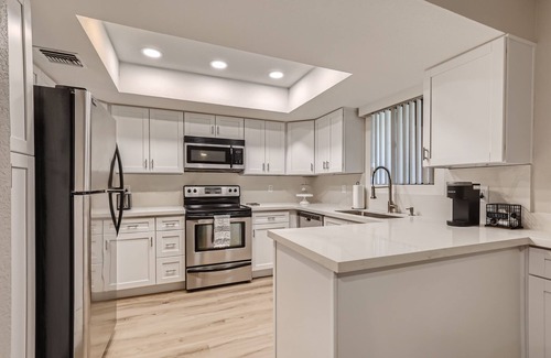 Paradise Valley Village Condominio | Resort Like Condo in the Prestigious Paradise Valley Area