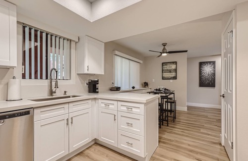 Paradise Valley Village Condominio | Resort Like Condo in the Prestigious Paradise Valley Area