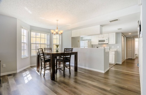 Royal Palm Bay Condominio | Resort-like condo with pool, hot tub, tennis, & gym - WiFi, private W/D, Dogs OK