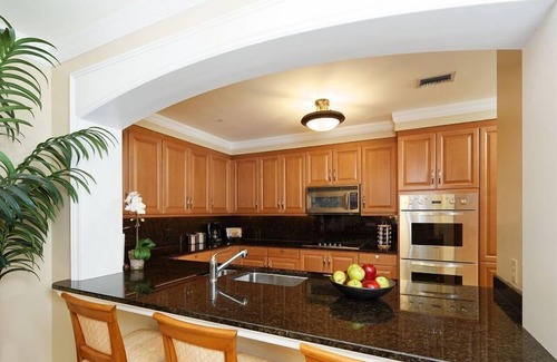 Seven Mile Beach Condominio | Resort Ocean View Apartment steps away from 7 Mile Beach at The Ritz-Carlton