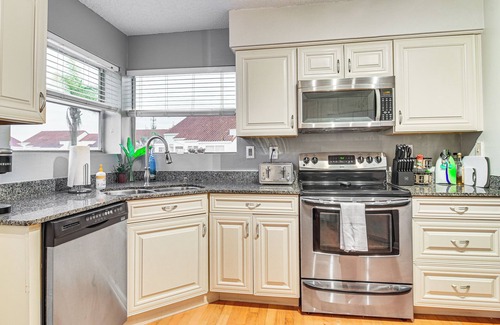 Palma del Mar Condominio | Resort Perks: Condo w/ Private Balcony in St Pete!