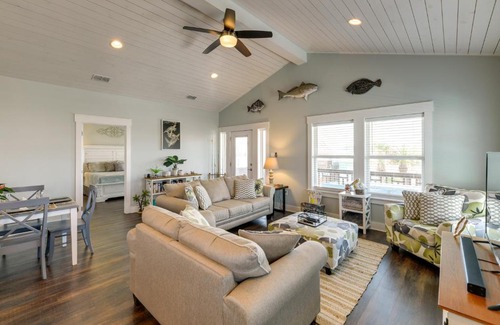 Rockport Casa | Resort Perks Waterfront Rockport Home!