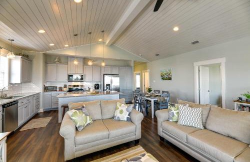 Rockport Casa | Resort Perks Waterfront Rockport Home!