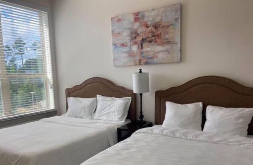 College Park Apartamento | Resort-Style 2 bed/2bath Apartment in The Woodlands, TX