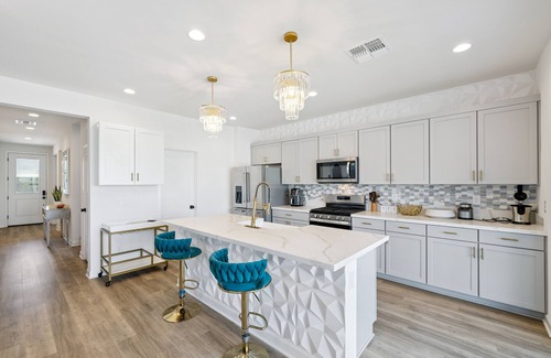 San Tan Valley Casa | Resort style 4-bedroom house, heated pool/hot tub, fitness room in Queen Creek