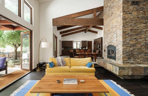 Lake Hodges Casa | Resort-Style 5 BR Retreat in Lake Hodges W Pool, Jacuzzi, Grill, Volleyball Cour