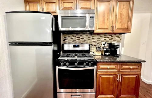 Santa Ana Condominio | Resort Style Condo near Disneyland, Beaches, Los Angeles & so much more