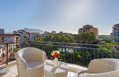 Century City Apartamento | Resort Style Penthouse - BackUp Power
