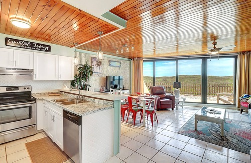 Port Aransas Condominio | Resort Style Pools | Private Beach Access | MP102