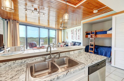 Port Aransas Condominio | Resort Style Pools | Private Beach Access | MP102