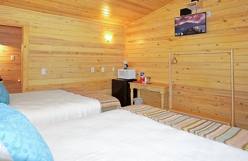 Wimberley Hotel | Resort Swimming Pool, Fire Pit, Grill, and Bocce Ball Court - Sleeps 4!