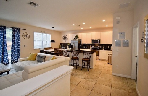 Bellavida Casa | Resort Townhome 4BR, Private Pool, Near Disney