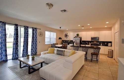 Bellavida Casa | Resort Townhome 4BR, Private Pool, Near Disney