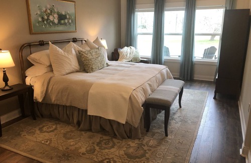 Brenham Casa | Rest and Renewal for you! Just 3 miles to Brenham