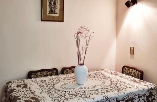 Concepcion del Uruguay Casa | REST HOUSE Casa familiar - garage - TV - WiFi - 2 dormitorios - Living-comedor - Cocina - Lavadero - Patio con parrilla - Alquiler temporario