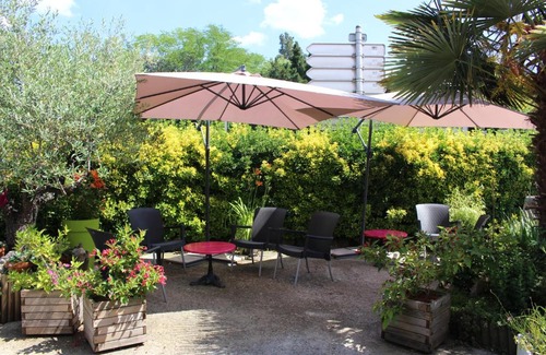 Parentis-en-Born Hotel | Rest 'In Born
