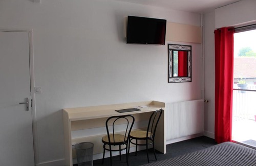 Parentis-en-Born Hotel | Rest 'In Born
