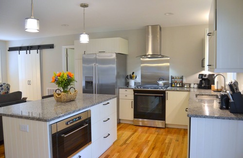 Huger Casa | ¡Kayaks, koi, jardín y más! Preciosa casa de huéspedes cerca de Charleston!