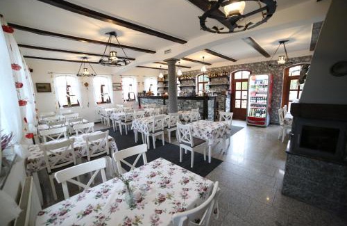 Hlasna Treban Casa | Restaurace a pension Chalupa