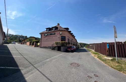 Morina Casa | Restaurace a penzion Na Růžku