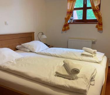 Krc Casa | Restaurace a Penzion U Labutě