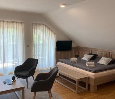 Navsi Apartamento | Restaurace Přístav Kostkov