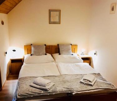 Karlstejn Casa | Restaurant a penzion Pod Draci skalou