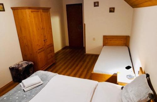 Karlstejn Casa | Restaurant a penzion Pod Draci skalou