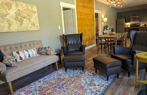 La Grange Cabaña | Restful cottage close to antique shopping and mountain biking