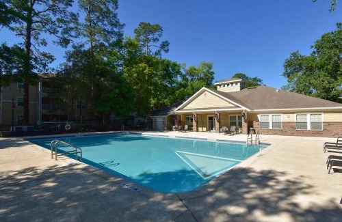 Gainesville Casa | Restful Refuge 2 BR Boutique Condo w Pool & Gym