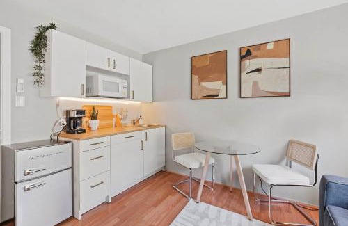 University City Casa | Restful Retreat on Robbins by Cardo