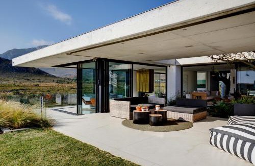Pringle Bay Casa | Restio River House