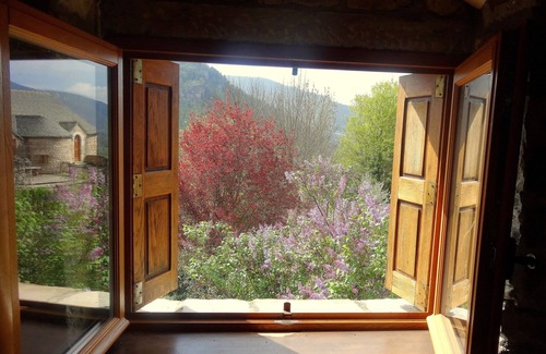 Cantobre Casa | Cuadrado de oveja restaurado del siglo XVII con grandes terrenos y piscina privada
