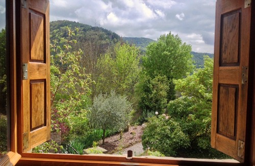Cantobre Casa | Cuadrado de oveja restaurado del siglo XVII con grandes terrenos y piscina privada