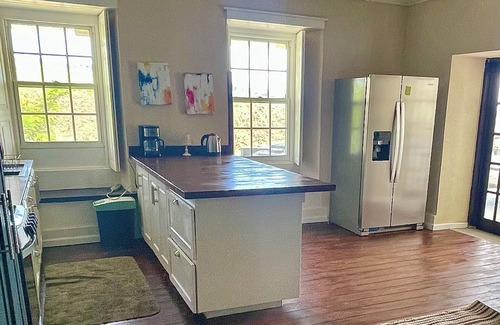 Gibbs Bay Apartamento | Restored 2 Bedroom apartment in historic stone house