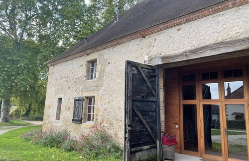 Sauvagny Cabaña | Casa restaurada con chimenea, jardín cerrado, se aceptan mascotas