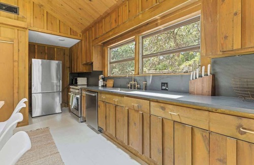 Ocean Hill Casa | Restored Beach Cabin, Hot Tub & Walk to Shops!