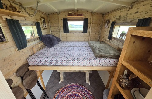 Saltburn-by-the-Sea Cabina | Restored circus wagon
