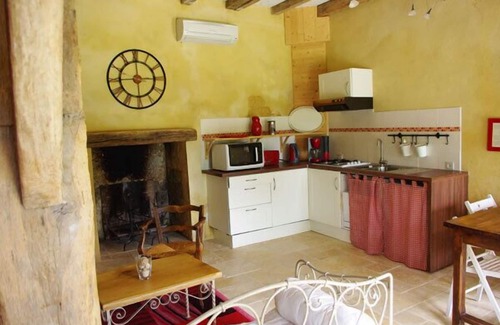 Mouthiers-sur-Boeme Cabaña | Casa rural en un bonito palomar restaurado. En el corazón del campo de Charente.