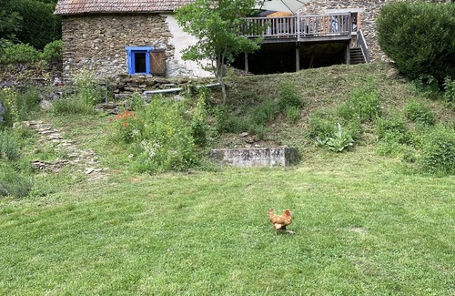 Saint-Martin-Cantales Casa | Retraite Naturelle au Bord de la Rivière