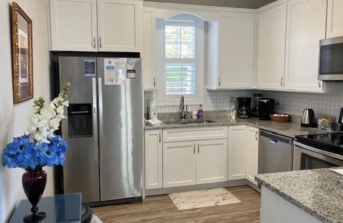 North Myrtle Beach Cabaña | Retreat #2209 - Adorable Cottage in Barefoot Resort